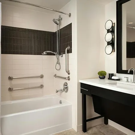 Loews Chicago Hotel